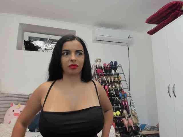 JuliaHayes webcam