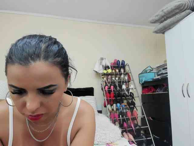 JuliaHayes webcam