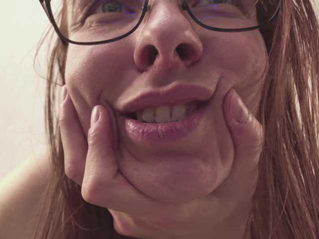 AndreElis's BongaCams show and profile