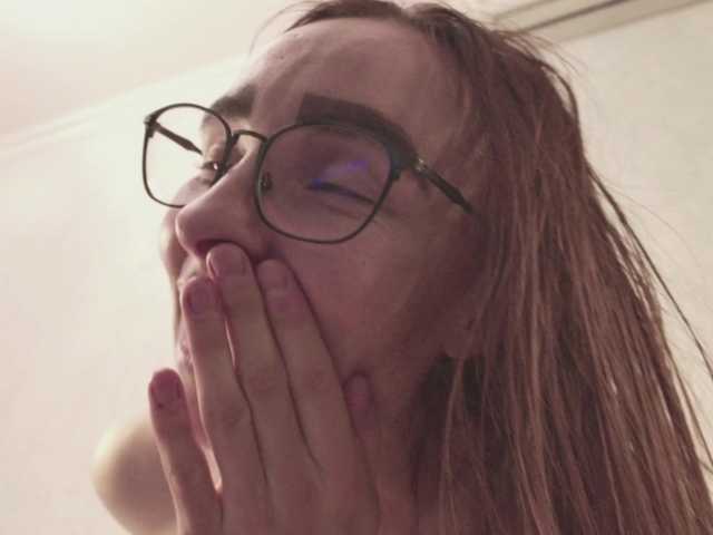 AndreElis's BongaCams show and profile