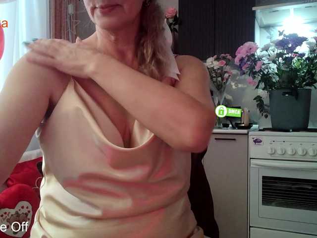 Desirable3's BongaCams show and profile