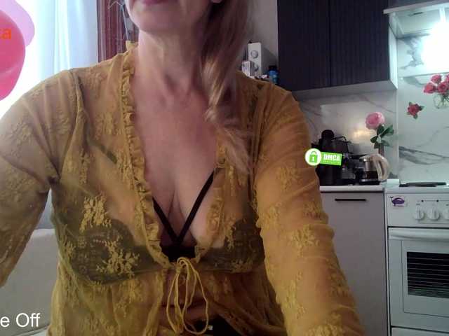 Desirable3's BongaCams show and profile