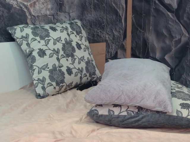 IvettaShine's BongaCams show and profile