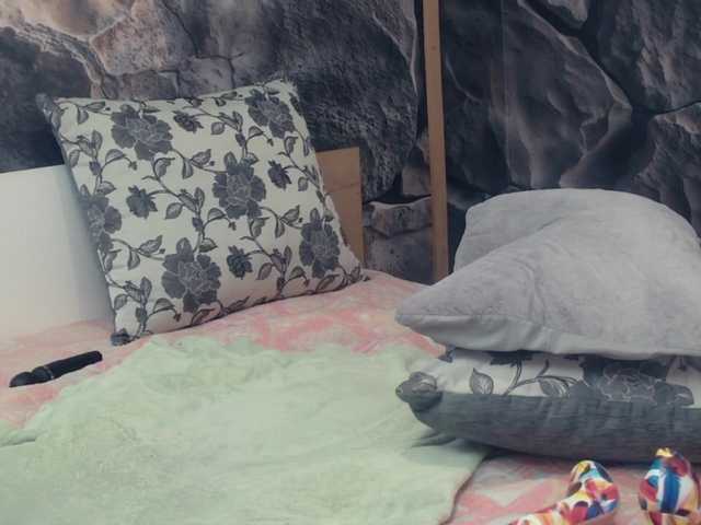 IvettaShine's BongaCams show and profile