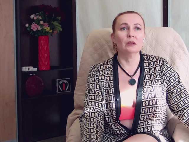 IvettaShine's BongaCams show and profile