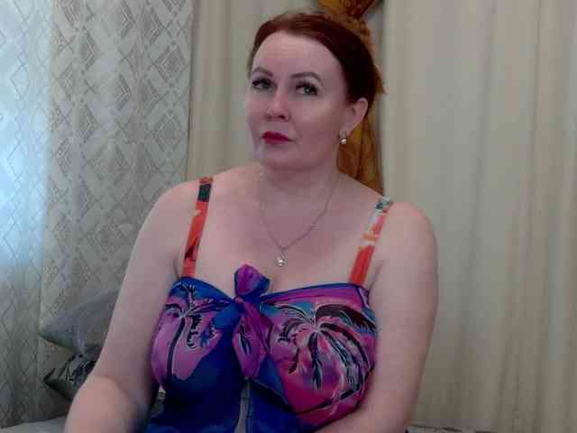 IvettaShine Live Webcam on BongaCams