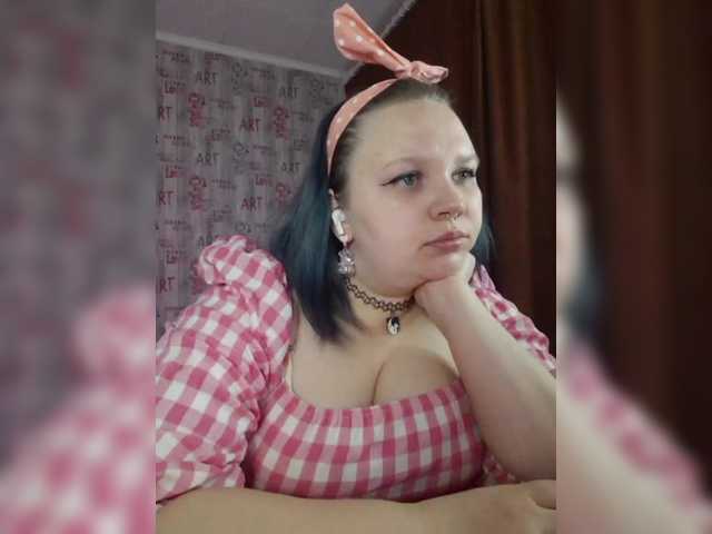 le modèle -MeooW- est en webcam porno dans un show sur le site bongacams, il possède les tags suivants: White/Caucasian,Blonde,Shaved