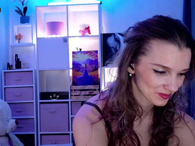 Karamelsw from BongaCams