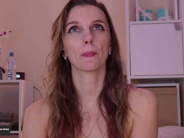 Karamelsw's BongaCams show and profile