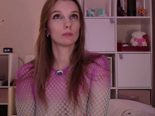 Karamelsw's BongaCams show and profile