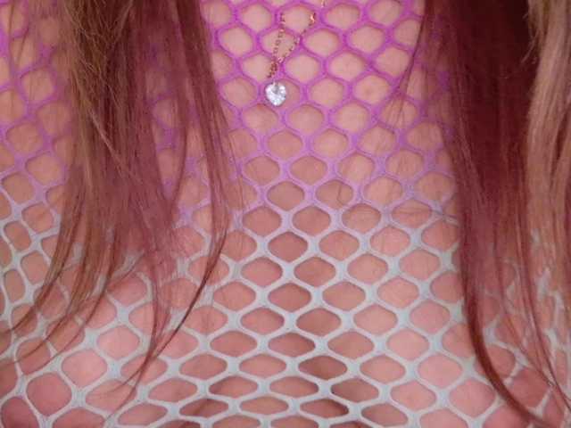 Karamelsw's BongaCams show and profile