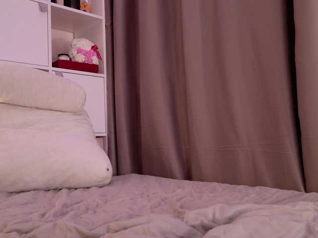 Karamelsw's BongaCams show and profile