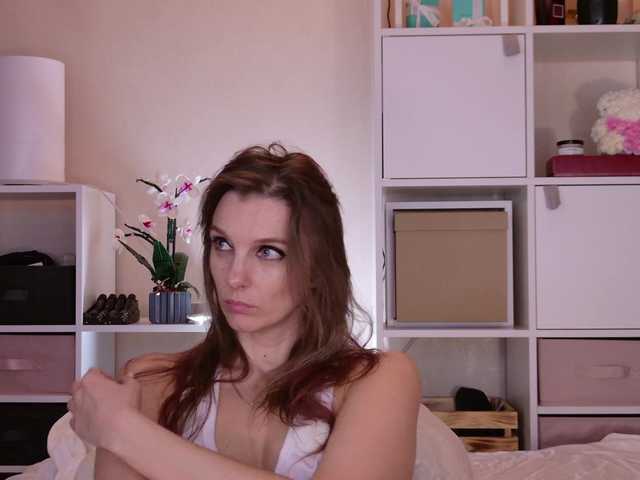 Karamelsw's BongaCams show and profile