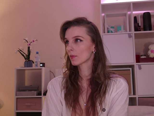 Karamelsw's BongaCams show and profile