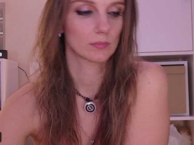 Karamelsw's BongaCams show and profile