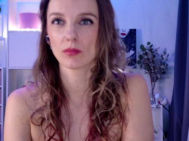 Karamelsw from BongaCams