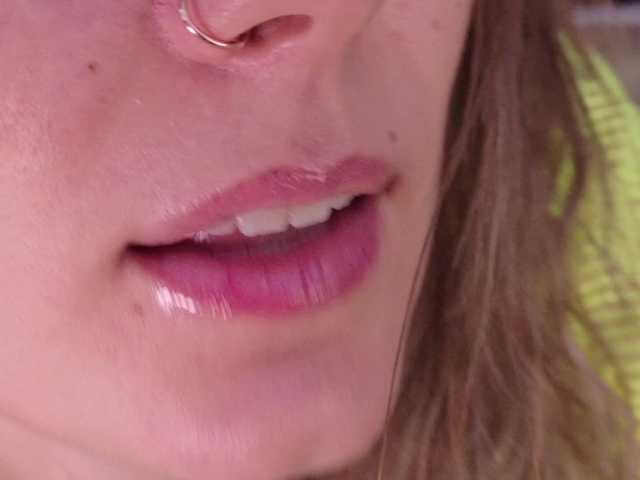 Karamelsw's BongaCams show and profile