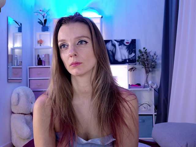 Karamelsw's BongaCams show and profile