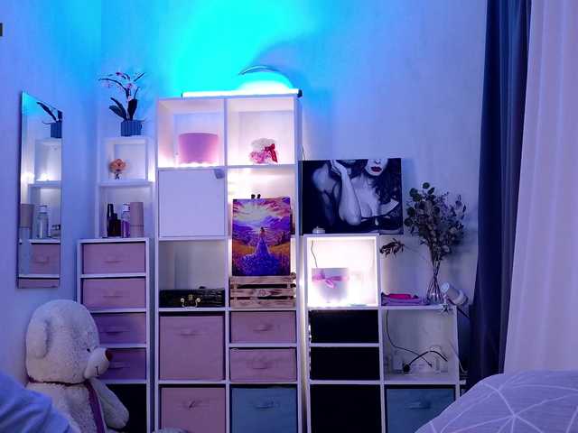 Karamelsw's BongaCams show and profile