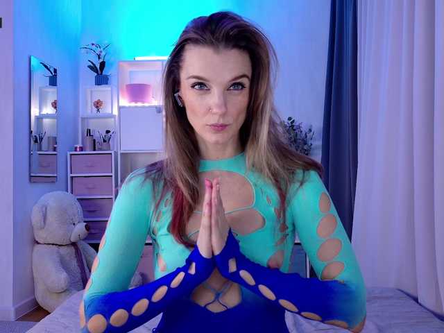 Karamelsw's BongaCams show and profile