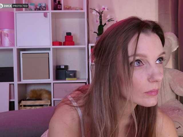 Karamelsw's BongaCams show and profile