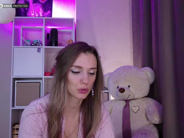 Karamelsw's BongaCams show and profile