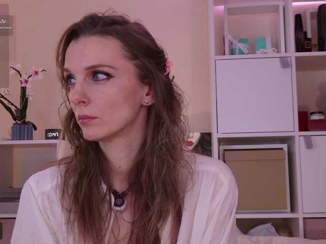 Karamelsw's BongaCams show and profile