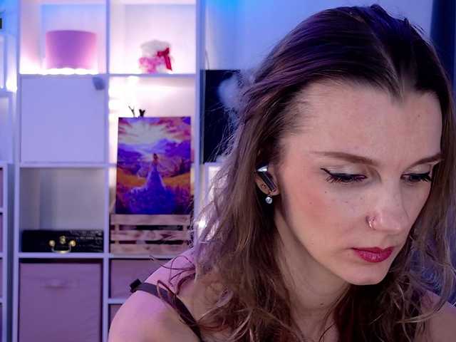 Karamelsw's BongaCams show and profile