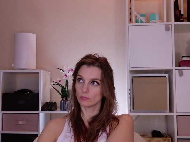 Karamelsw's BongaCams show and profile