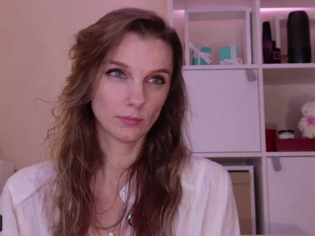 Karamelsw's BongaCams show and profile