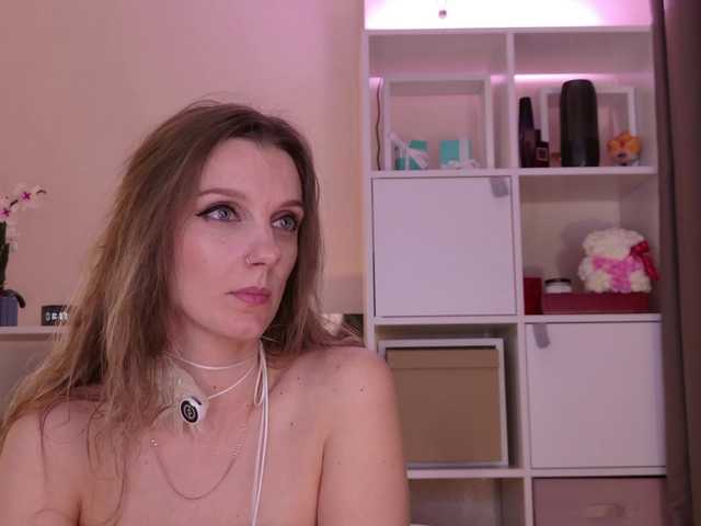 Karamelsw's BongaCams show and profile