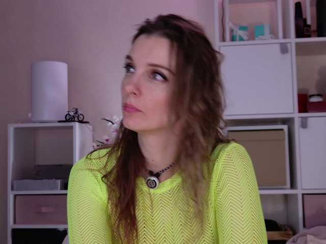 Karamelsw's BongaCams show and profile