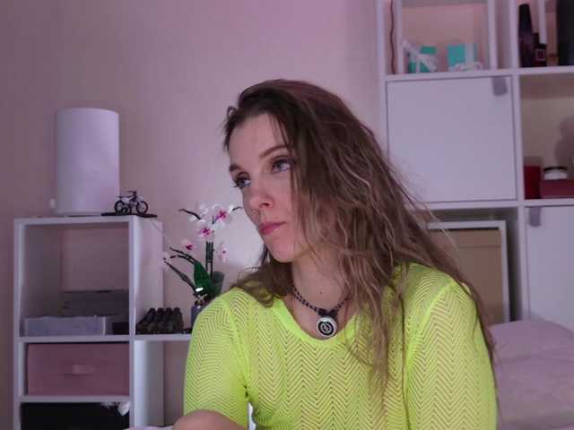 Karamelsw live cam profile