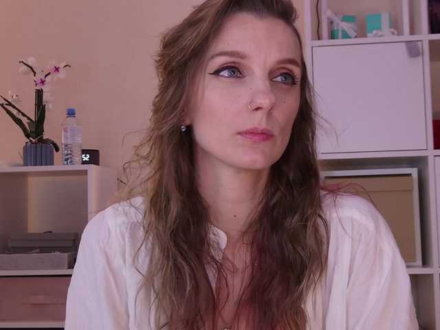 Karamelsw's BongaCams show and profile