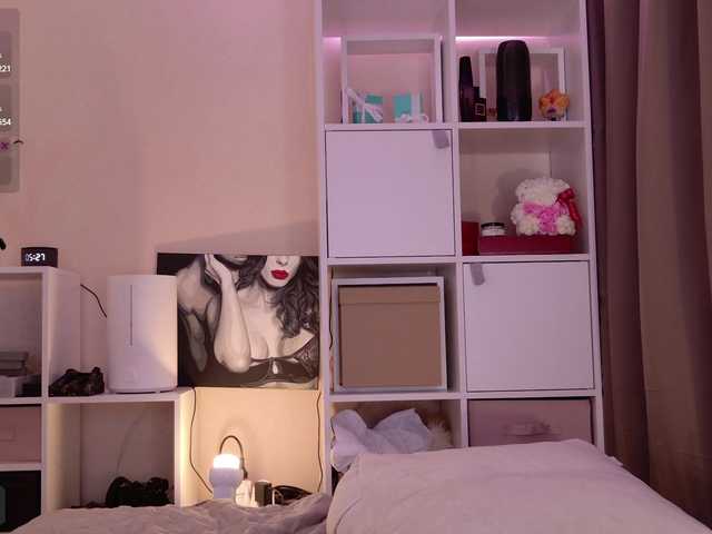 Karamelsw's BongaCams show and profile