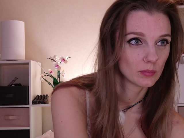 Karamelsw's BongaCams show and profile