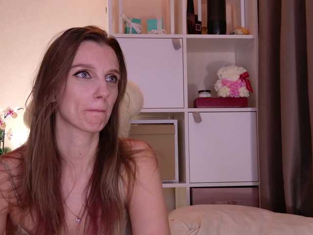 Karamelsw live cam profile