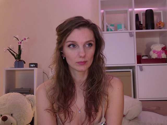 Karamelsw's BongaCams show and profile