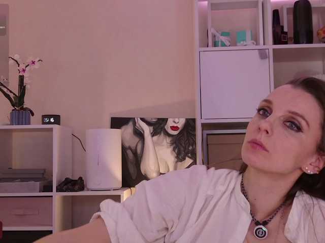 Karamelsw's BongaCams show and profile