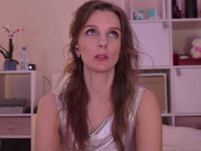 Karamelsw's BongaCams show and profile