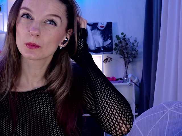 Karamelsw's BongaCams show and profile