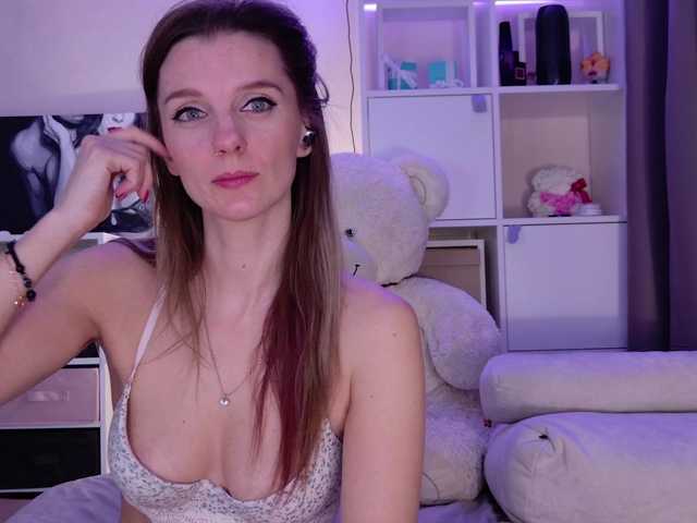 Karamelsw's BongaCams show and profile