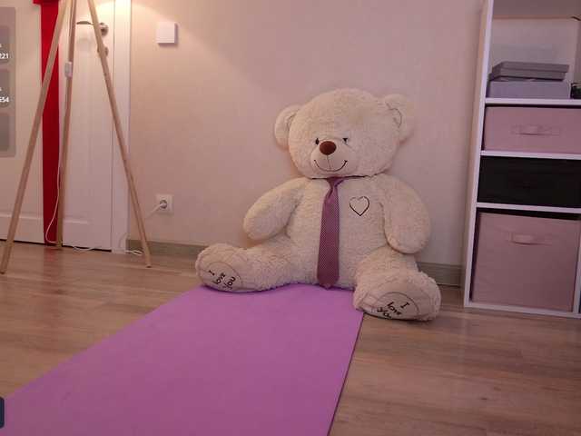 Karamelsw's BongaCams show and profile