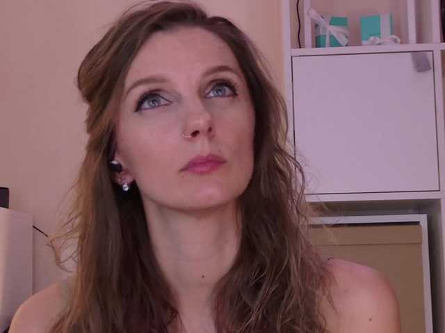 Karamelsw's BongaCams show and profile