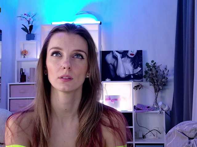 Karamelsw's BongaCams show and profile