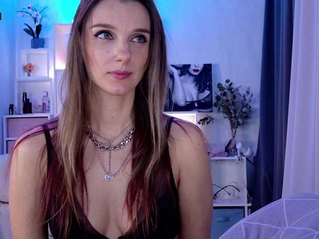 Karamelsw's BongaCams show and profile