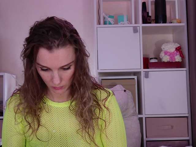 Karamelsw's BongaCams show and profile