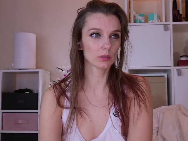 Karamelsw's BongaCams show and profile