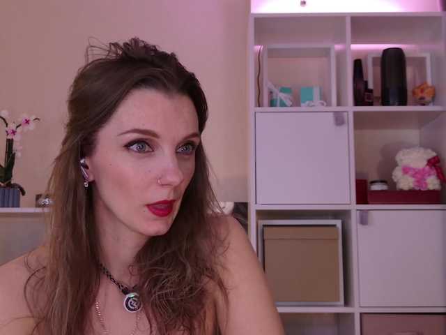 Karamelsw's BongaCams show and profile