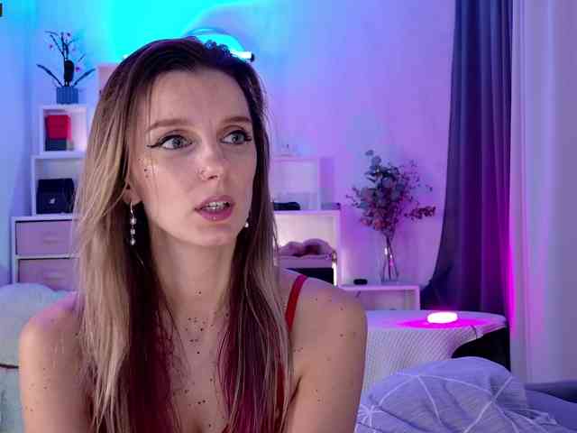 Karamelsw Live Webcam on BongaCams